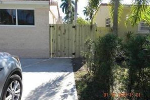 Commercial property in Hollywood, Florida 3 rooms, 172.61 sq.m. № 2083641 - photo 13