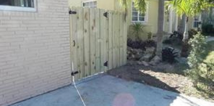 Commercial property in Hollywood, Florida 3 rooms, 172.61 sq.m. № 2083641