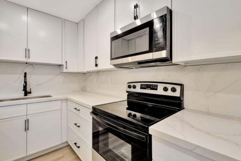 Купить кондоминиум в Делрей-Бич, Флорида 5 комнат, 83.8м2, № 2246359 - фото 11