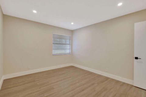 Купить кондоминиум в Делрей-Бич, Флорида 5 комнат, 83.8м2, № 2246359 - фото 16