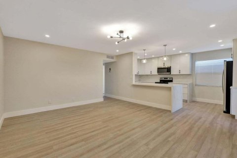 Купить кондоминиум в Делрей-Бич, Флорида 5 комнат, 83.8м2, № 2246359 - фото 8
