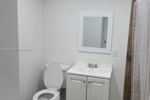 Casa en venta en Miami, Florida, 3 dormitorios, 162.21 m2 № 1992146 - foto 7