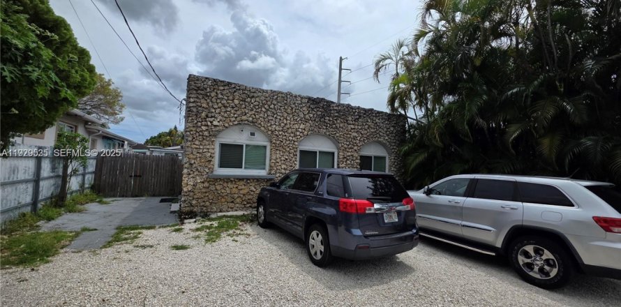 Casa en Miami, Florida 3 dormitorios, 162.21 m2 № 1992146