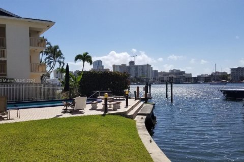 Купить кондоминиум в Халландейл-Бич, Флорида 3 спальни, 148.64м2, № 2012851 - фото 9