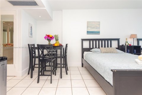 Condo in Miami Beach, Florida  № 1859858 - photo 4