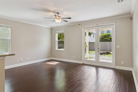 Duplex in Orlando, Florida 6 bedrooms, 290.04 sq.m. № 2258829 - photo 24