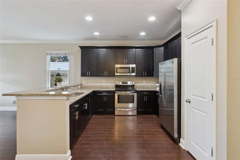 Duplex in Orlando, Florida 6 bedrooms, 290.04 sq.m. № 2258829 - photo 14
