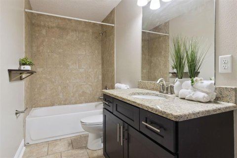 Duplex in Orlando, Florida 6 bedrooms, 290.04 sq.m. № 2258829 - photo 18