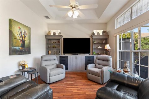 House in Davenport, Florida 3 bedrooms, 190.54 sq.m. № 1085148 - photo 4