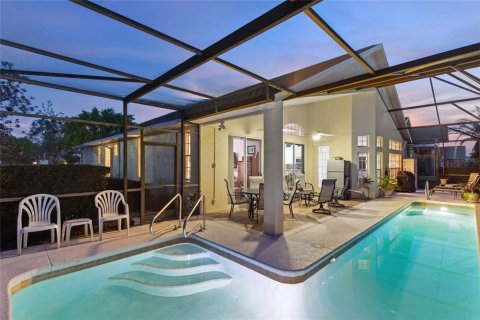House in Davenport, Florida 3 bedrooms, 190.54 sq.m. № 1085148 - photo 2