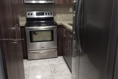 Touwnhouse à louer à Miami, Floride: 2 chambres, 76.46 m2 № 1966361 - photo 6