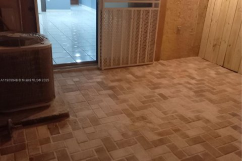 Touwnhouse à louer à Miami, Floride: 2 chambres, 76.46 m2 № 1966361 - photo 19