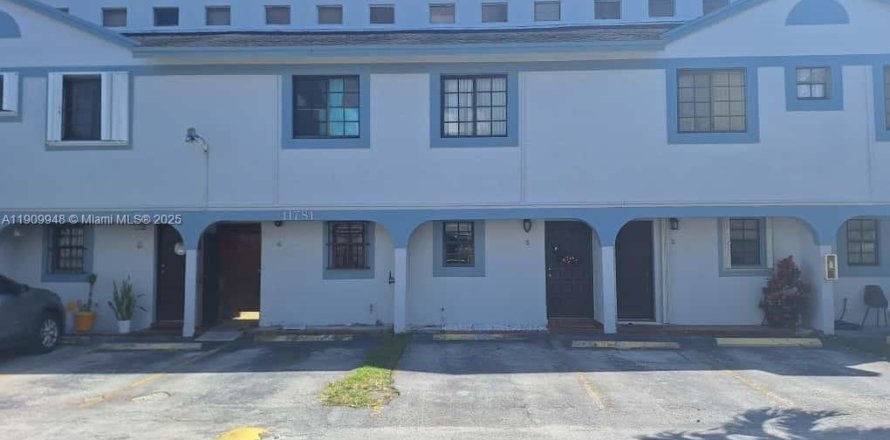 Touwnhouse à Miami, Floride 2 chambres, 76.46 m2 № 1966361