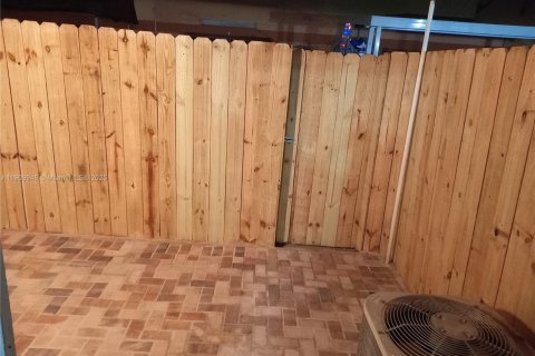 Touwnhouse à louer à Miami, Floride: 2 chambres, 76.46 m2 № 1966361 - photo 20