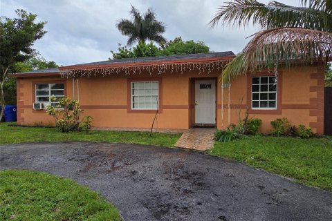 Villa ou maison à North Lauderdale, Floride 4 chambres, 155.15 m2 № 2432566