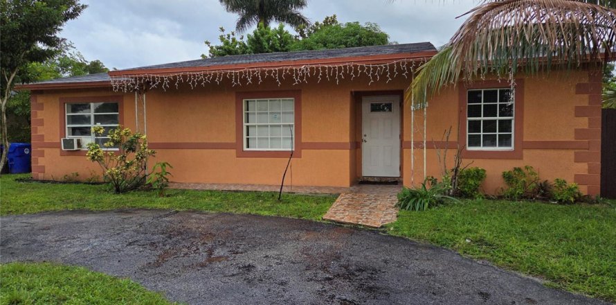 Villa ou maison à North Lauderdale, Floride 4 chambres, 155.15 m2 № 2432566