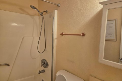 Villa ou maison à louer à North Lauderdale, Floride: 4 chambres, 155.15 m2 № 2432566 - photo 21