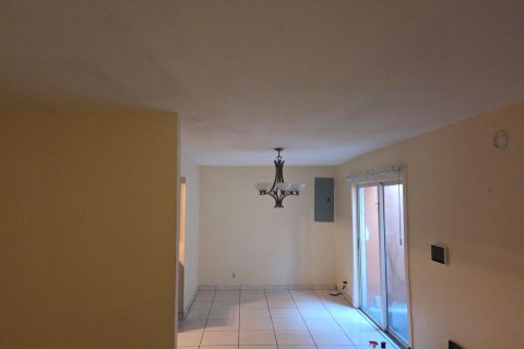 Villa ou maison à louer à North Lauderdale, Floride: 4 chambres, 155.15 m2 № 2432566 - photo 19