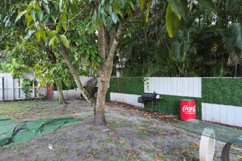 Villa ou maison à louer à North Lauderdale, Floride: 4 chambres, 155.15 m2 № 2432566 - photo 14