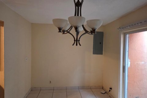 Villa ou maison à louer à North Lauderdale, Floride: 4 chambres, 155.15 m2 № 2432566 - photo 28