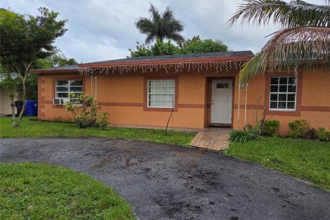 Villa ou maison à louer à North Lauderdale, Floride: 4 chambres, 155.15 m2 № 2432566 - photo 3