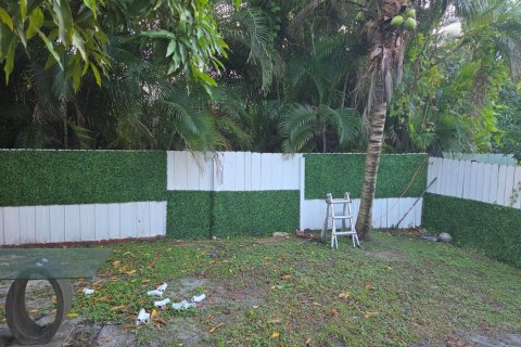 Villa ou maison à louer à North Lauderdale, Floride: 4 chambres, 155.15 m2 № 2432566 - photo 16