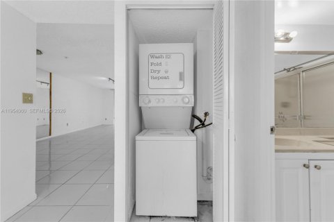 Copropriété à vendre à Miami Gardens, Floride: 2 chambres, 109.62 m2 № 2042100 - photo 30