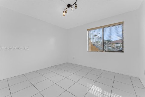 Copropriété à vendre à Miami Gardens, Floride: 2 chambres, 109.62 m2 № 2042100 - photo 25