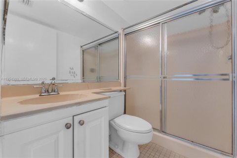 Copropriété à vendre à Miami Gardens, Floride: 2 chambres, 109.62 m2 № 2042100 - photo 28