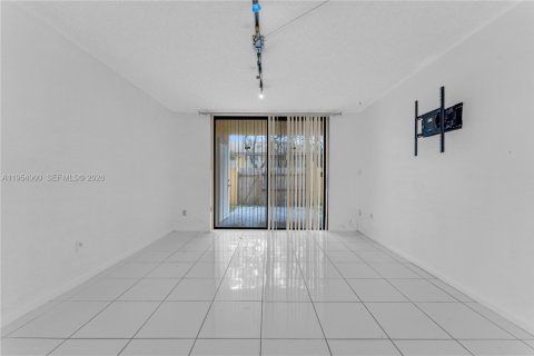 Copropriété à vendre à Miami Gardens, Floride: 2 chambres, 109.62 m2 № 2042100 - photo 18