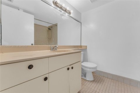 Copropriété à vendre à Miami Gardens, Floride: 2 chambres, 109.62 m2 № 2042100 - photo 29