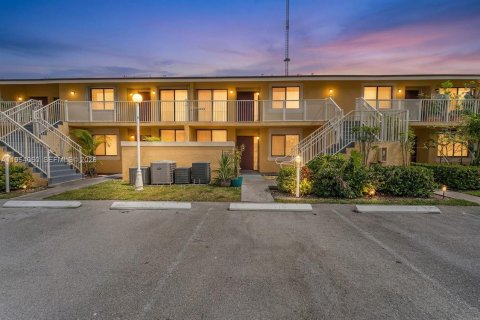 Condo à Miami Gardens, Floride, 2 chambres  № 2042100