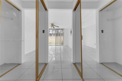 Copropriété à vendre à Miami Gardens, Floride: 2 chambres, 109.62 m2 № 2042100 - photo 21