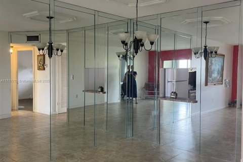 Condo in Sunrise, Florida, 2 bedrooms  № 1469147 - photo 26