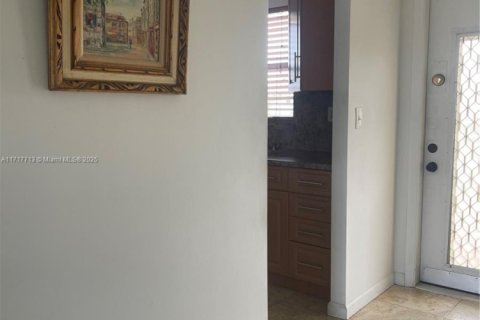 Condo in Sunrise, Florida, 2 bedrooms  № 1469147 - photo 7