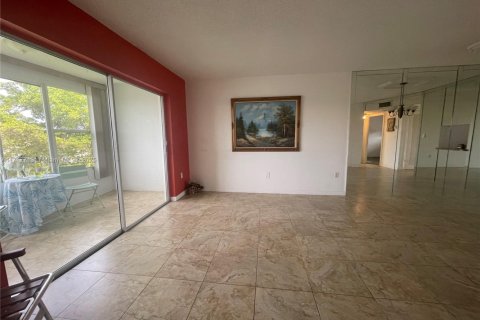 Condo in Sunrise, Florida, 2 bedrooms  № 1469147 - photo 12