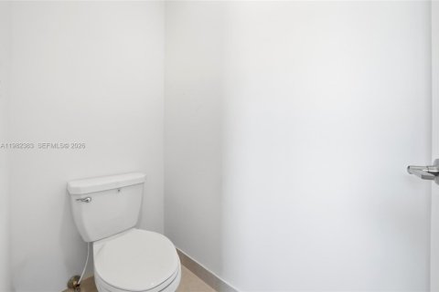 Touwnhouse à vendre à Miami, Floride: 3 chambres, 168.34 m2 № 2331504 - photo 22
