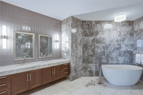 Condo in Tampa, Florida, 3 bedrooms № 2157871 - photo 26
