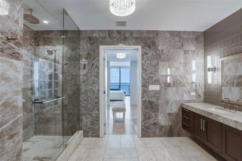 Condo in Tampa, Florida, 3 bedrooms № 2157871 - photo 30