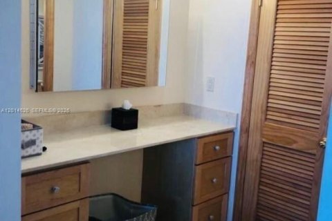 Condo in Aventura, Florida, 2 bedrooms № 2076282 - photo 14