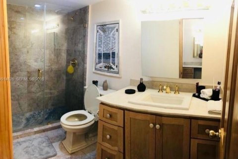 Condo in Aventura, Florida, 2 bedrooms № 2076282 - photo 17