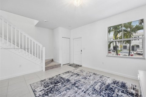 Townhouse in Homestead, Florida 3 bedrooms № 1871940 - photo 13