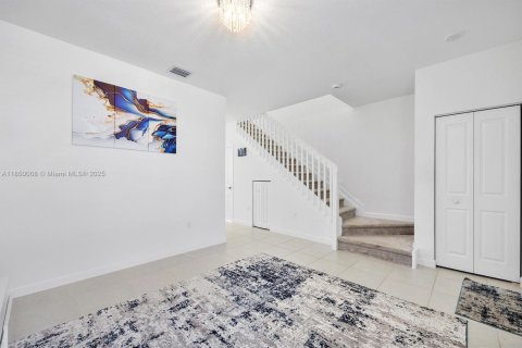Townhouse in Homestead, Florida 3 bedrooms № 1871940 - photo 16