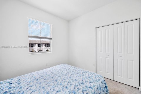 Townhouse in Homestead, Florida 3 bedrooms № 1871940 - photo 28