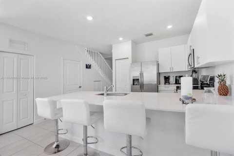 Townhouse in Homestead, Florida 3 bedrooms № 1871940 - photo 10