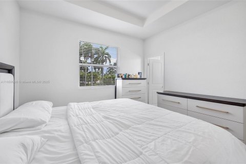 Townhouse in Homestead, Florida 3 bedrooms № 1871940 - photo 19