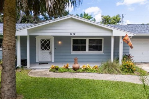 House in Largo, Florida 4 bedrooms, 171.5 sq.m. № 1880881 - photo 1