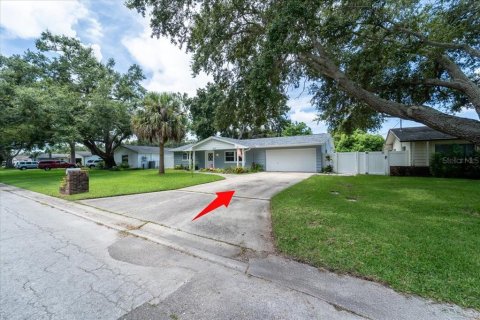 House in Largo, Florida 4 bedrooms, 171.5 sq.m. № 1880881 - photo 7
