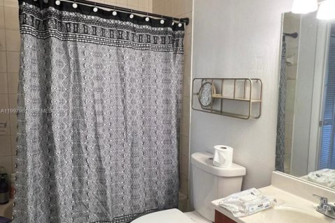Купить кондоминиум в Хайалиа, Флорида 2 спальни, 94.67м2, № 2187822 - фото 7