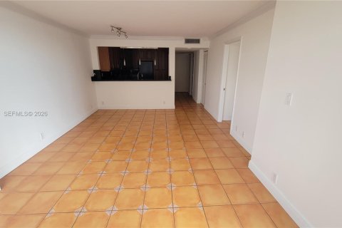 Condominio en alquiler en Miami, Florida, 1 dormitorio, 80.64 m2 № 2025061 - foto 3
